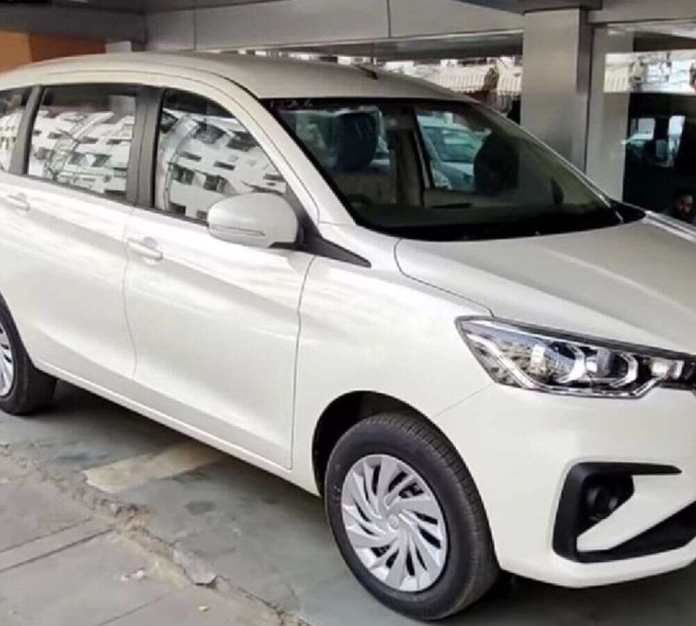 मात्र डेढ़ लाख की कीमत में घर लाएं ये धांसू कार, यहां जाने ईएमआई का पूरा हिसाब 